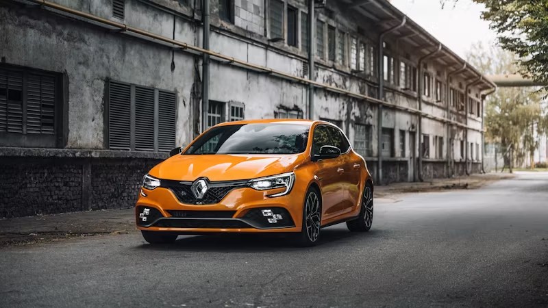 Turuncu Renault Mégane — Seri ile hayalinizdeki araca giden yol